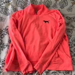 NWOT VS PINK QUARTER ZIP SIZE L